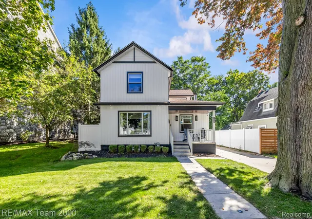 Photo 2 of Single family home for sale at 189 Hamilton St, Plymouth, MI 48170 | MLS# 20261078240 | Listing updated on 2026-10-17