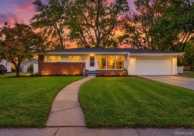 Photo 1 of Single family home for sale at 32965 Cloverdale Ave N, Farmington, MI 48336 | MLS# 20261078248 | Listing updated on 2026-10-18