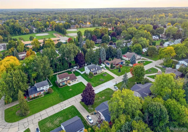 Photo 34 of Single family home for sale at 34979 Oakland St, Farmington, MI 48335 | MLS# 20261078257 | Listing updated on 2026-10-21