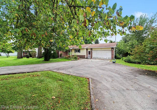 Photo 2 of Single family home for sale at 181 Montague St, Van Buren Township, MI 48111 | MLS# 20261078272 | Listing updated on 2026-10-09