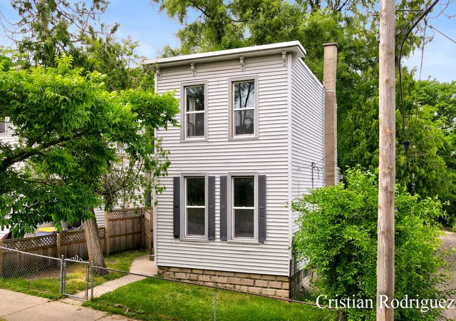 Photo 1 of Single family home for sale at 243 Fairbanks St Ne, Grand Rapids, MI 49503 | MLS# 65026051569 | Listing updated on 2026-10-26