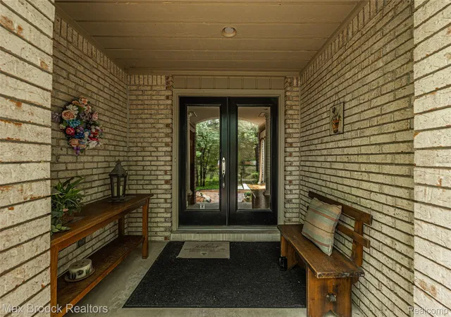 Photo 2 of Condo for sale at 1364 Bramblebush Run, Bloomfield Hills, MI 48304 | MLS# 20261078278 | Listing updated on 2026-10-04