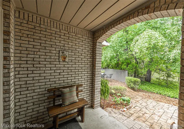 Photo 3 of Condo for sale at 1364 Bramblebush Run, Bloomfield Hills, MI 48304 | MLS# 20261078278 | Listing updated on 2026-10-04