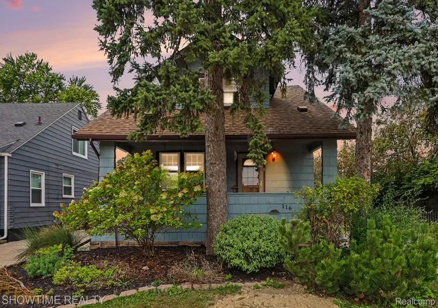 Photo 1 of Single family home for sale at 116 Helene Ave, Royal Oak, MI 48067 | MLS# 20261078318 | Listing updated on 2026-10-21