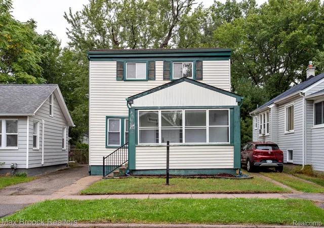 Photo 1 of Single family home for sale at 455 E Lewiston Ave, Ferndale, MI 48220 | MLS# 20261078322 | Listing updated on 2026-10-10