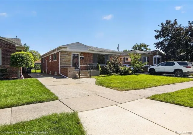 Photo 2 of Single family home for sale at 8953 Niver Ave, Allen Park, MI 48101 | MLS# 20261078339 | Listing updated on 2026-10-18
