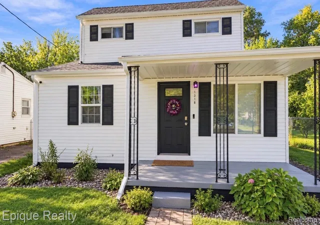 Photo 1 of Single family home for sale at 1318 Wells St, Burton, MI 48529 | MLS# 20261078346 | Listing updated on 2026-10-28