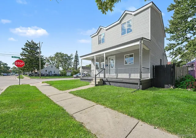 Photo 2 of Single family home for sale at 8603 Essex Ave, Warren, MI 48089 | MLS# 20261078353 | Listing updated on 2026-10-18