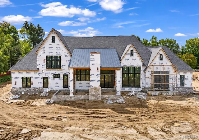 Photo 3 of Single family home for sale at 3420 Lone Pine Rd, West Bloomfield, MI 48323 | MLS# 20261078369 | Listing updated on 2026-10-12