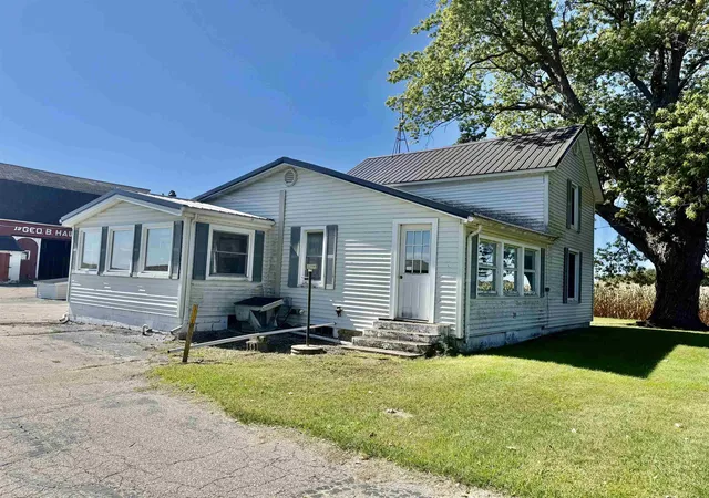 Photo 2 of Single family home for sale at 588 E Pierce Rd, Ithaca, MI 48847 | MLS# 79080073987 | Listing updated on 2026-10-20