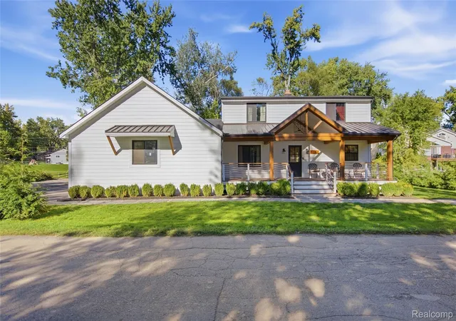 Photo 2 of Single family home for sale at 5150 Cheyenne Ave, Waterford, MI 48327 | MLS# 20261078423 | Listing updated on 2026-10-20