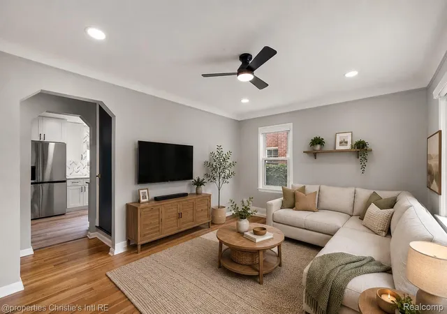 Photo 3 of Single family home for sale at 3022 N Blair Ave, Royal Oak, MI 48073 | MLS# 20261078439 | Listing updated on 2026-10-24