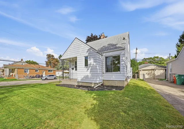 Photo 3 of Single family home for sale at 24480 Phlox Ave, Eastpointe, MI 48021 | MLS# 20261078447 | Listing updated on 2026-10-20