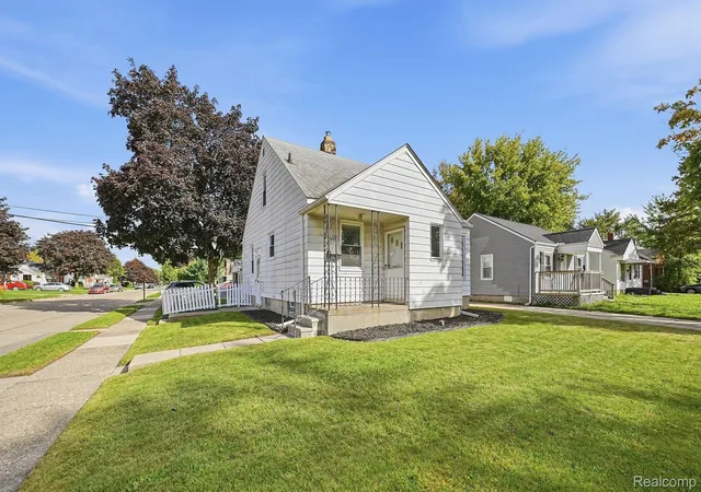 Photo 3 of Single family home for sale at 24480 Phlox Ave, Eastpointe, MI 48021 | MLS# 20261078447 | Listing updated on 2026-10-20