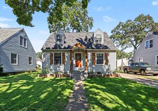 Photo 1 of Sale Pending at 1472 Montague Ave, Muskegon, MI 49441 | MLS# 71026051658 | Listing updated on 2026-10-07