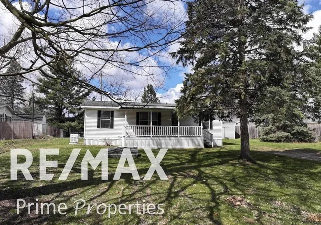 Single family home for sale at 10298 Evelyn Dr, Clio, MI 48420 | MLS# 5050223221