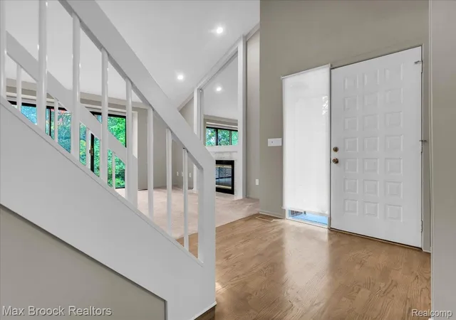 Listing Photo 5 - Condo for sale in building located at 1624 S Hl Cir, Bloomfield Hills, MI 48304 - Unit #14