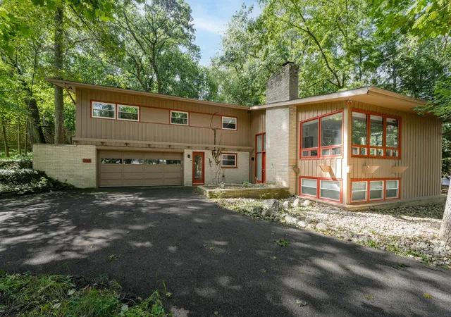 Photo 1 of Single family home for sale at 2146 Treehaven Dr, Kalamazoo, MI 49008 | MLS# 66026051674 | Listing updated on 2026-10-22