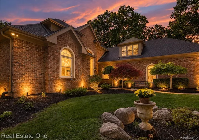 Photo 1 of Sale Pending at 5086 Hilltop Ests Dr, Clarkston, MI 48348 | MLS# 20261078515 | Listing updated on 2026-10-28