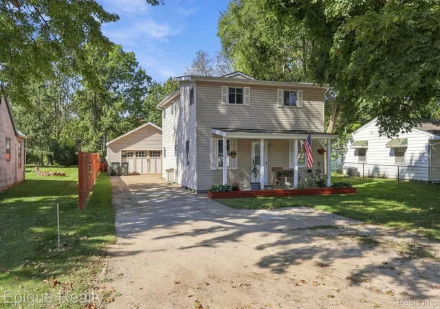 Photo 1 of Sale Pending at 3144 Eastwood Dr, Rochester Hills, MI 48309 | MLS# 20261078520 | Listing updated on 2026-10-17