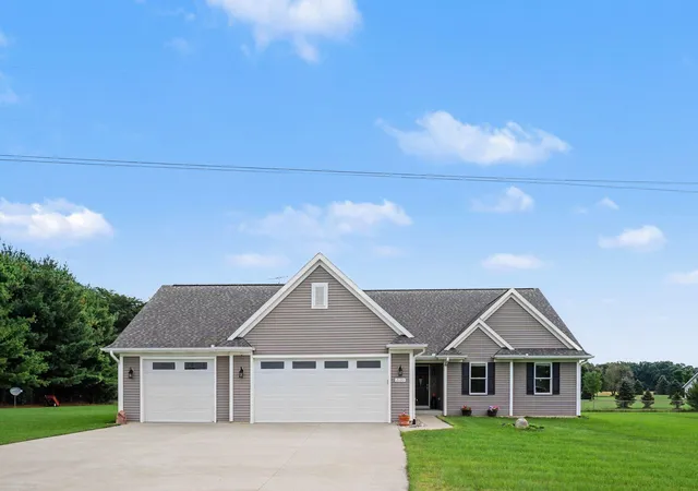 Photo 1 of Single family home for sale at 2133 S Van Kal St, Kalamazoo, MI 49009 | MLS# 66026051695 | Listing updated on 2026-10-08