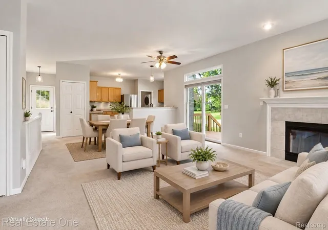 Listing Photo 4 - Condo for sale in building located at 751 Promontory Dr, Milford, MI 48381