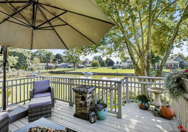 Photo 2 of Single family home for sale at 2836 Canal Dr, Port Huron, MI 48060 | MLS# 20261078549 | Listing updated on 2026-10-17
