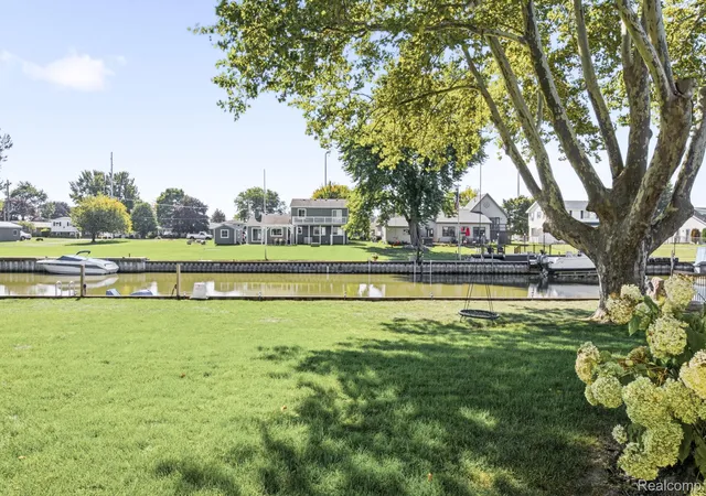 Photo 3 of Single family home for sale at 2836 Canal Dr, Port Huron, MI 48060 | MLS# 20261078549 | Listing updated on 2026-10-17