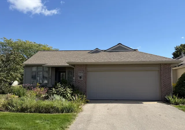 Condo for sale at 1924 Hidden Oak Ct SE, Grand Rapids, MI 49546 | MLS# 65026051718