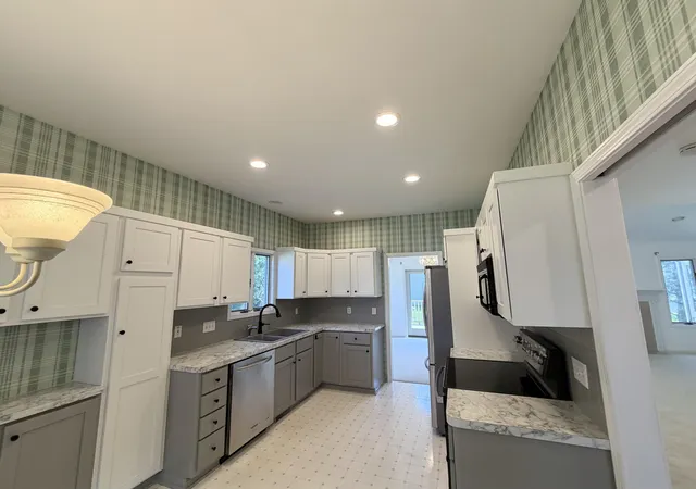 Listing Photo 1 - Condo for sale in building located at 1924 Hidden Oak Ct SE, Grand Rapids, MI 49546