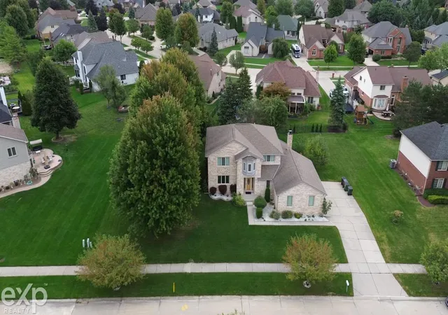 Photo 3 of Single family home for sale at 47630 Robins Nest Dr, Shelby Township, MI 48315 | MLS# 58050223257 | Listing updated on 2026-10-20