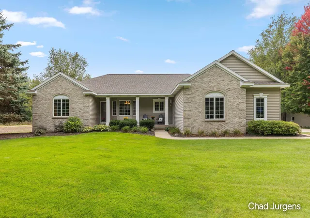 Photo 1 of Sale Pending at 4970 Rosewood St, Hudsonville, MI 49426 | MLS# 65026051723 | Listing updated on 2026-10-16