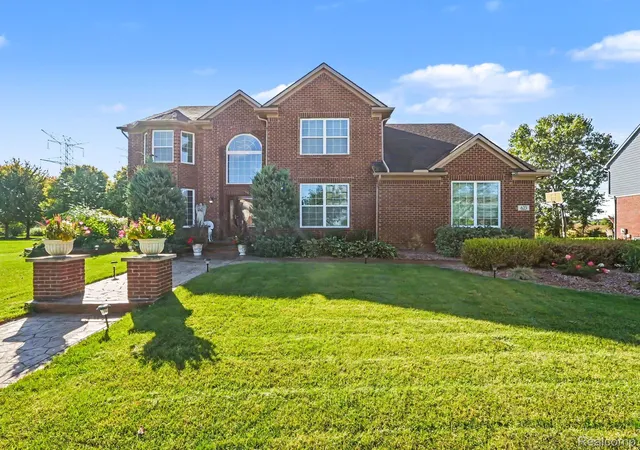 Photo 2 of Single family home for sale at 623 Ambleside Ln, Canton, MI 48187 | MLS# 20261078577 | Listing updated on 2026-10-17