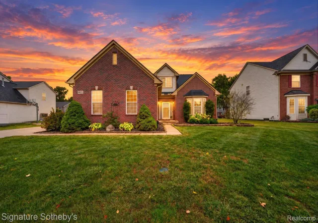 Photo 1 of Sale Pending at 3271 Wren Ln, Rochester Hills, MI 48309 | MLS# 20261078579 | Listing updated on 2026-10-10
