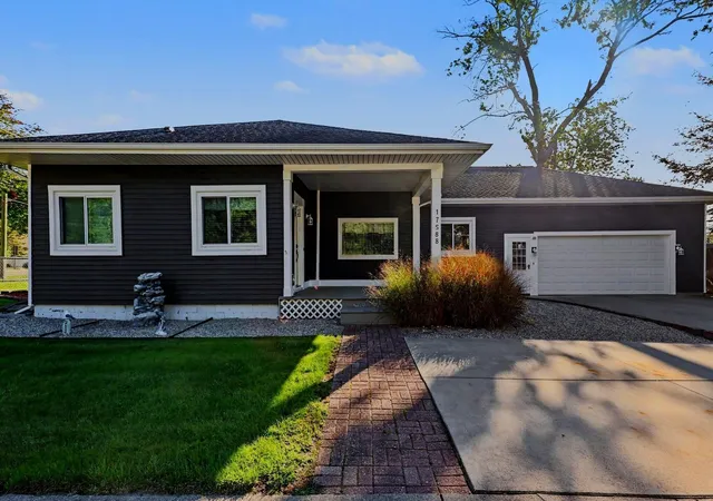 Photo 2 of Single family home for sale at 17588 Reenders St, Spring Lake, MI 49456 | MLS# 71026051735 | Listing updated on 2026-10-21