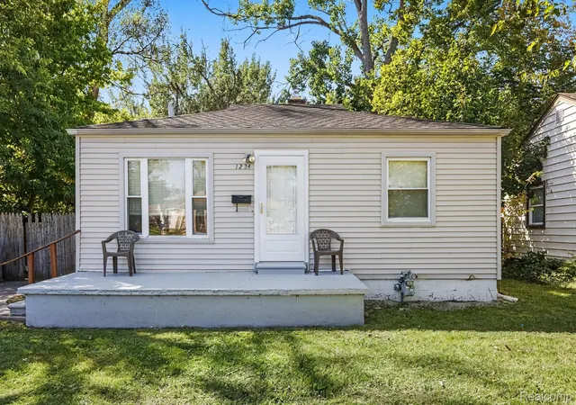 Photo 1 of Single family home for sale at 1224 Northwood Dr, Inkster, MI 48141 | MLS# 20261078594 | Listing updated on 2026-10-12