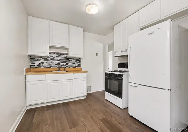 Photo 4 of Single family home for sale at 1224 Northwood Dr, Inkster, MI 48141 | MLS# 20261078594 | Listing updated on 2026-10-12