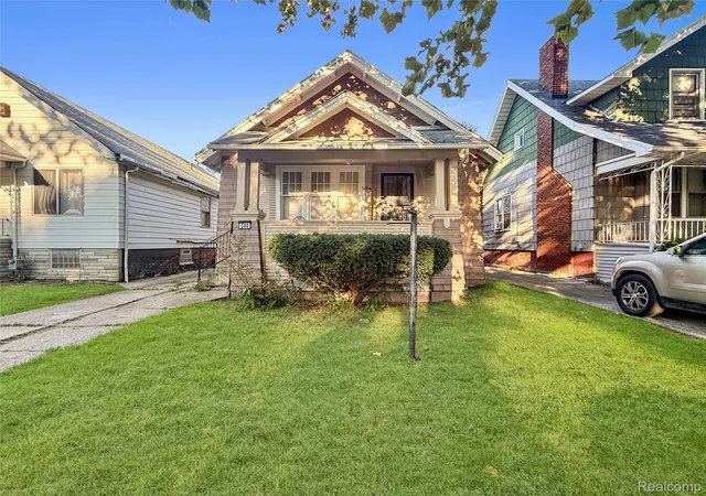 Single family home for sale at 584 Algonquin St, Detroit, MI 48215 | MLS# 20261078611