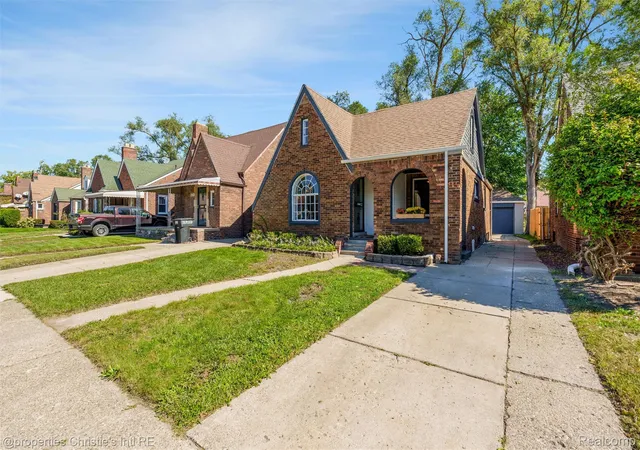 Photo 2 of Single family home for sale at 16220 Lesure St, Detroit, MI 48235 | MLS# 20261078614 | Listing updated on 2026-10-19