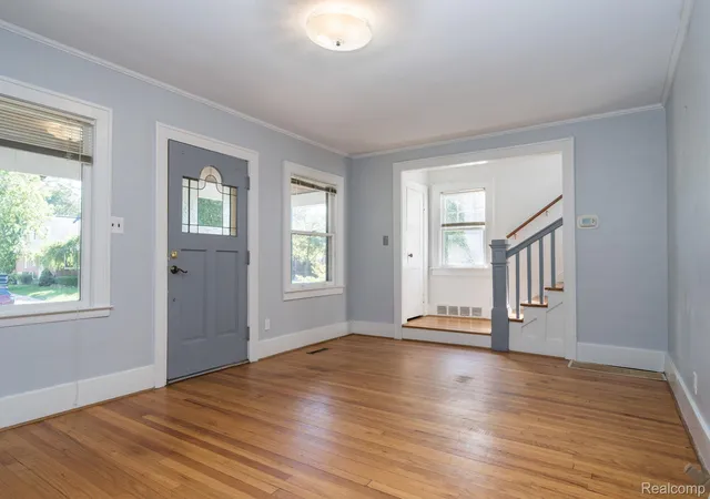 Photo 3 of Single family home for sale at 640 S Alexander Ave, Royal Oak, MI 48067 | MLS# 20261078626 | Listing updated on 2026-10-21