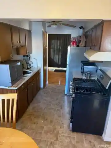 Listing Photo 12 - Condo for sale in 20106 Great Oak Cir S located at 20106 Great Oak Cir S, Clinton Township, MI 48317 - Unit #176