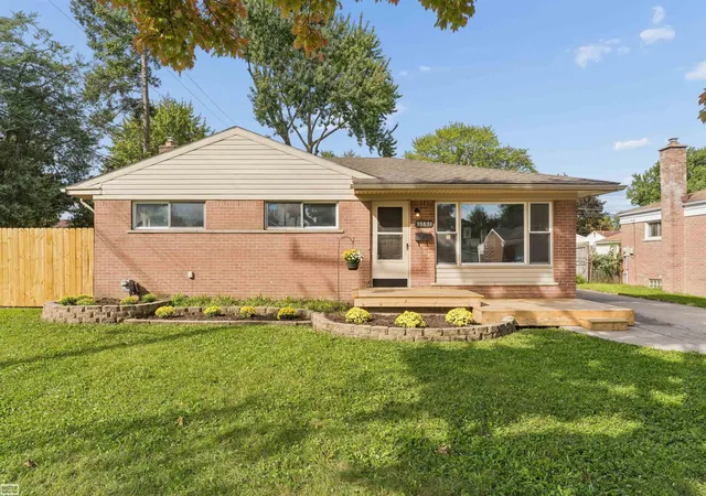 Photo 1 of Sale Pending at 35831 Rewa St, Clinton Township, MI 48035 | MLS# 58050223281 | Listing updated on 2026-10-20