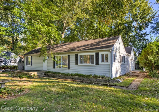 Single family home for sale at 21174 Flanders St, Farmington Hills, MI 48335 | MLS# 20261078661