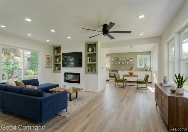 Photo 2 of Single family home for sale at 21174 Flanders St, Farmington Hills, MI 48335 | MLS# 20261078661 | Listing updated on 2026-10-17