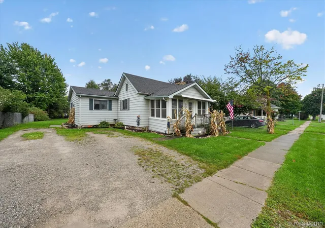 Photo 2 of Single family home for sale at 4350 Huron St, North Branch, MI 48461 | MLS# 20261078667 | Listing updated on 2026-10-22