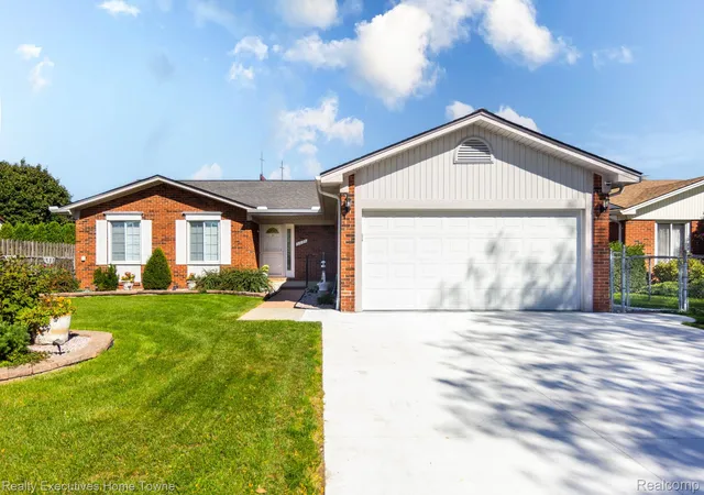 Photo 1 of Single family home for sale at 3025 Elphin Dr, Sterling Heights, MI 48310 | MLS# 20261078668 | Listing updated on 2026-10-17