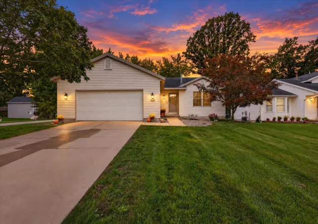 Photo 1 of Sale Pending at 3522 Breezewood Dr Se, Grand Rapids, MI 49512 | MLS# 65026051768 | Listing updated on 2026-10-07