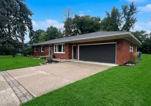 Photo 2 of Single family home for sale at 308 N Phelps St, Decatur, MI 49045 | MLS# 69026051771 | Listing updated on 2026-10-16