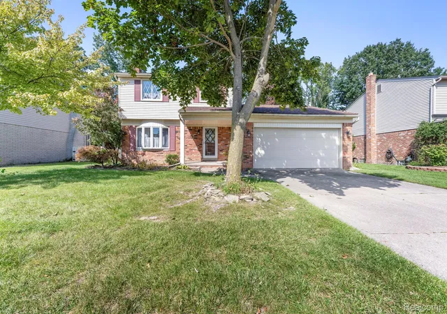 Photo 1 of Single family home for sale at 20444 Leonard Ave, Brownstown Twp, MI 48183 | MLS# 20261078688 | Listing updated on 2026-10-17