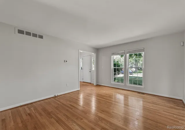 Photo 4 of Single family home for sale at 16249 Birwood Ave, Beverly Hills, MI 48025 | MLS# 20261078709 | Listing updated on 2026-10-18